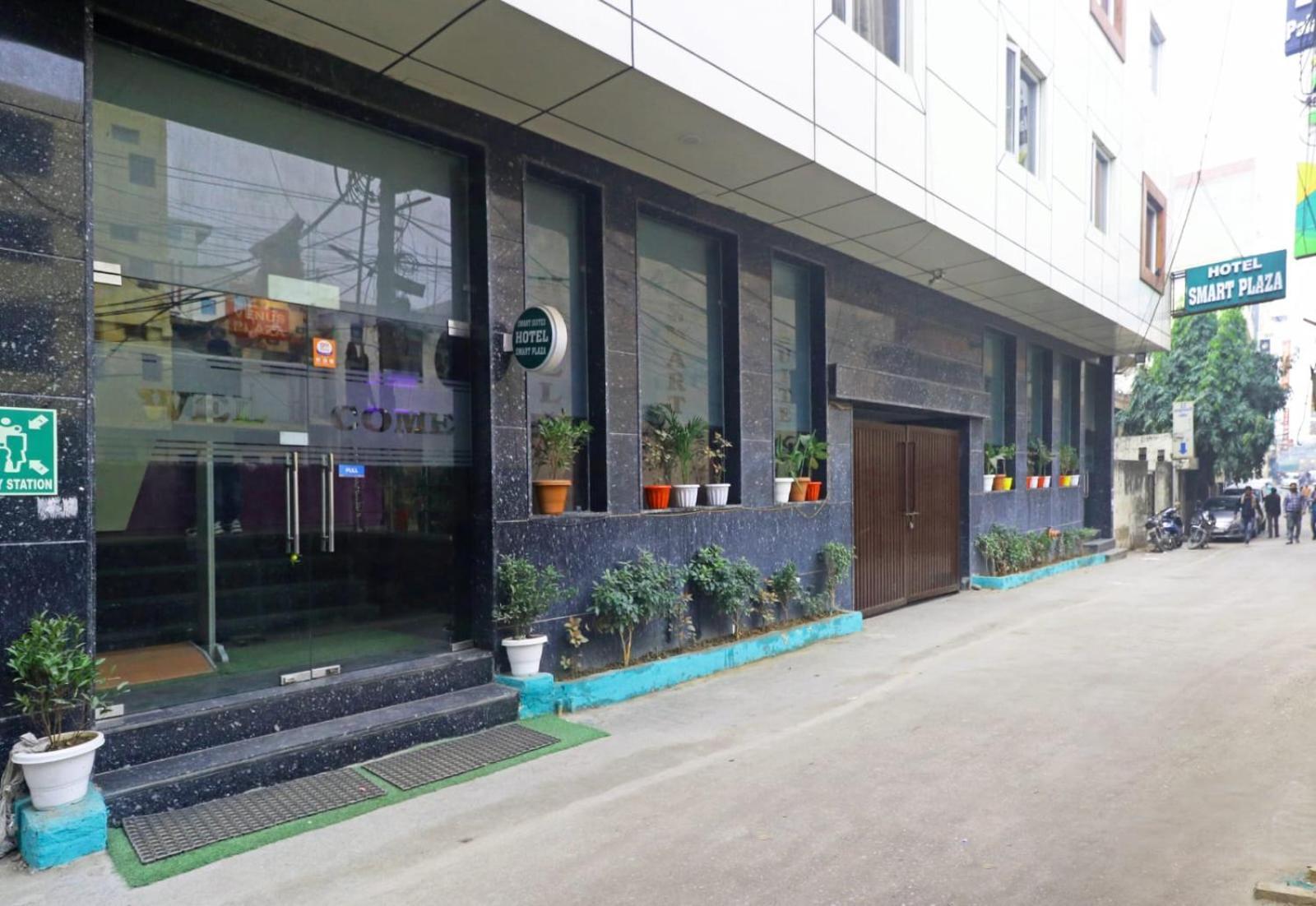 Hotel Smart Plaza By Smart Group Nueva Delhi Exterior foto