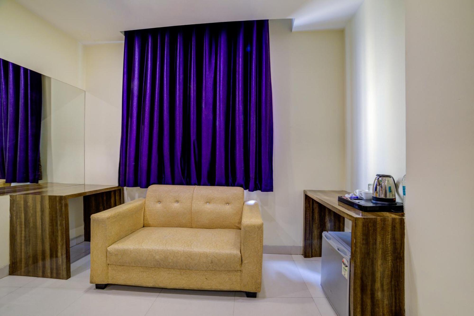 Hotel Smart Plaza By Smart Group Nueva Delhi Exterior foto